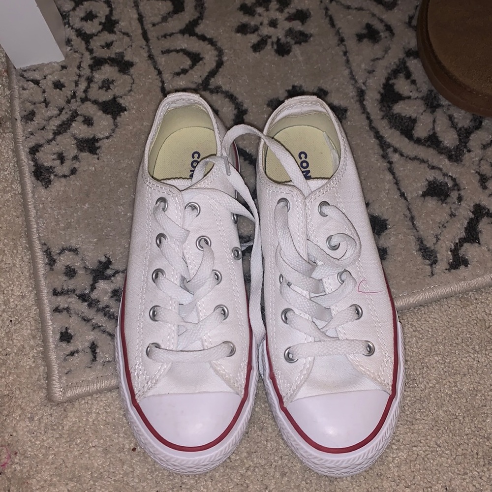 New white converse never worn before girls size 2